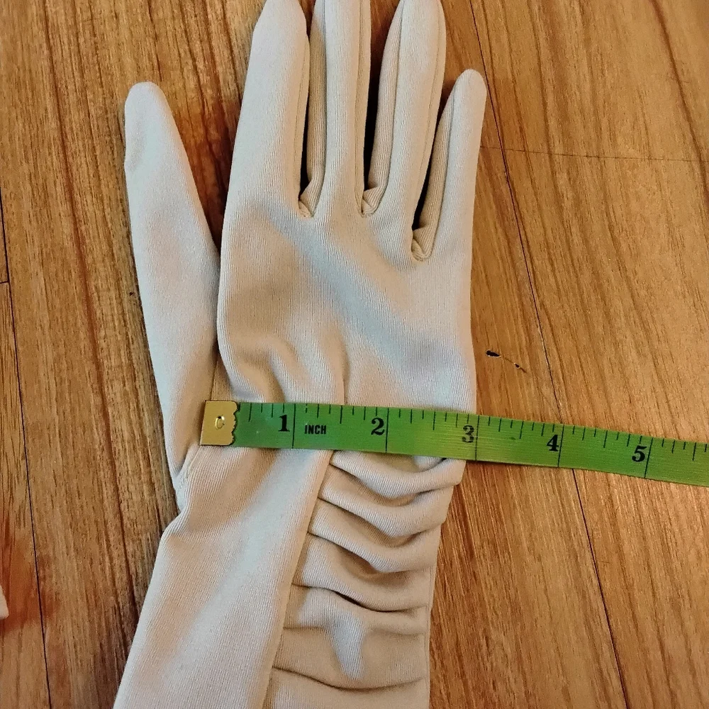 Vintage‑Inspired Beige Ruched Fashion Gloves – Elegant & Cozy One Size